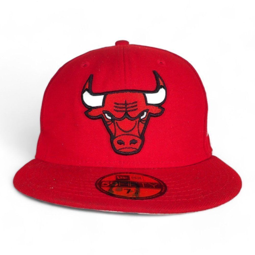 New Era 59Fifty Chicago Bulls NBA Fitted Hat Red / Black 7 5/8